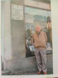 Erich Knorr an der Tafel für Willy Schockenbäumer