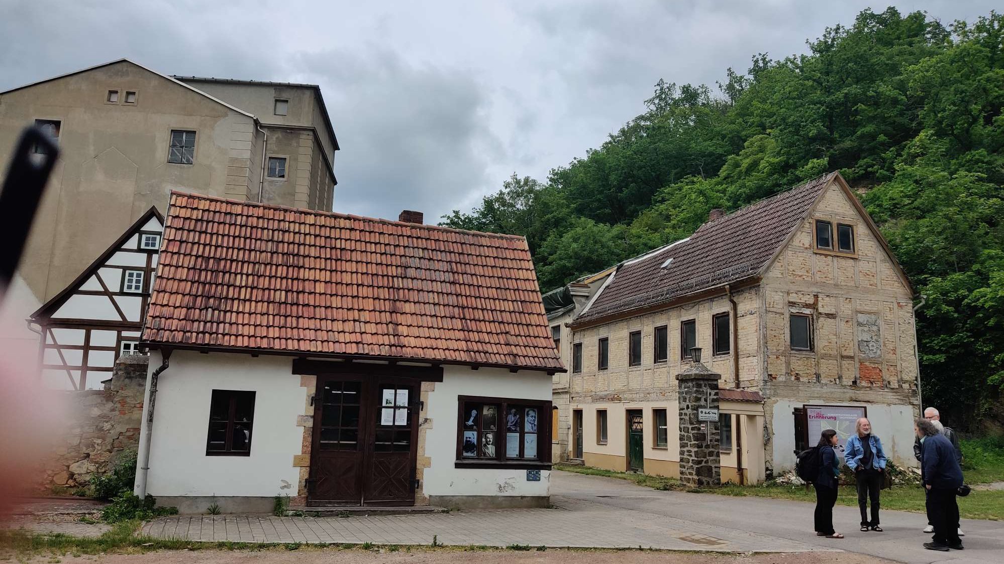 Rundgang im ehemaligen KZ Sachsenburg am 03.06.2026 Rundgang im ehemaligen KZ Sachsenburg am 03.06.2026