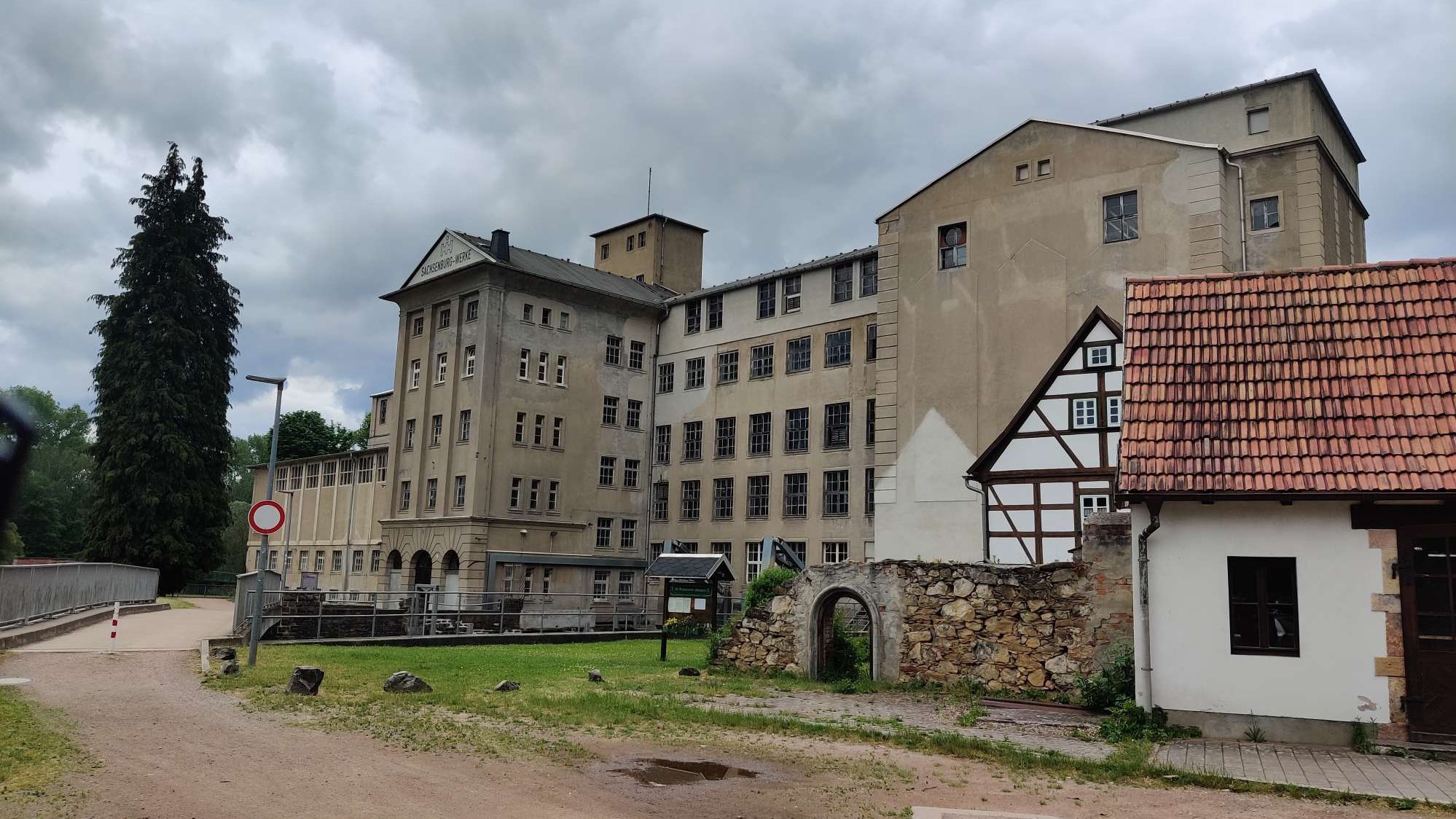 Rundgang im ehemaligen KZ Sachsenburg am 03.06.2026 Rundgang im ehemaligen KZ Sachsenburg am 03.06.2026