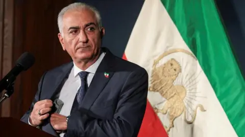 Prinz Reza Pahlavi ruft zum Sturz des Islamischen Regimes auf und steht an der Spitze der Transition Bewegung 